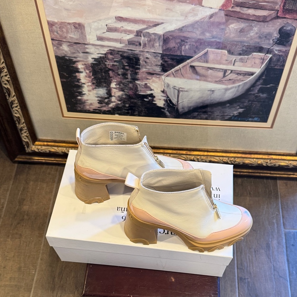 Sorel Heeled Boots - White and Pink